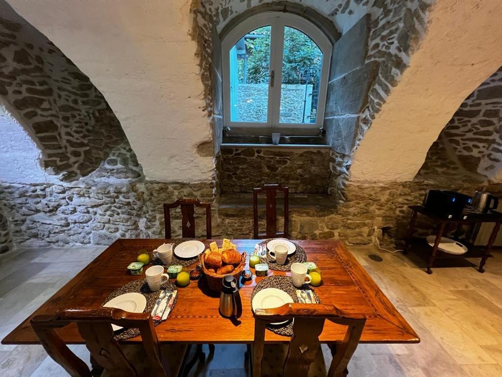 Sci Les Remparts De Mirepoix Bed & Breakfast Mirepoix  Exterior photo